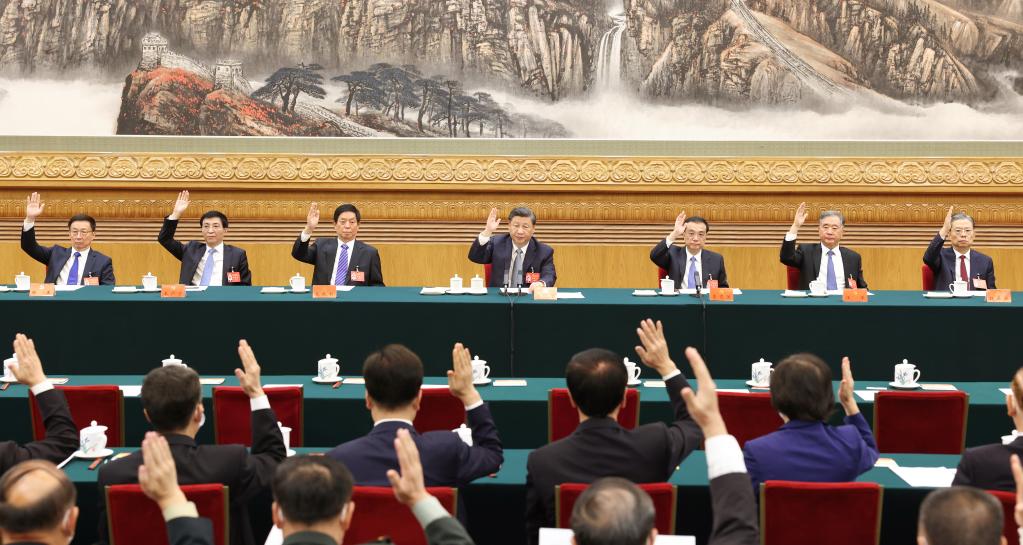 黨的二十大主席團(tuán)舉行第一次會(huì)議 習(xí)近平出席會(huì)議并作重要講話(huà)